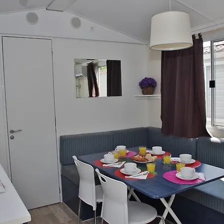 Campsite Happy Camp Mobile Homes In Selema *
